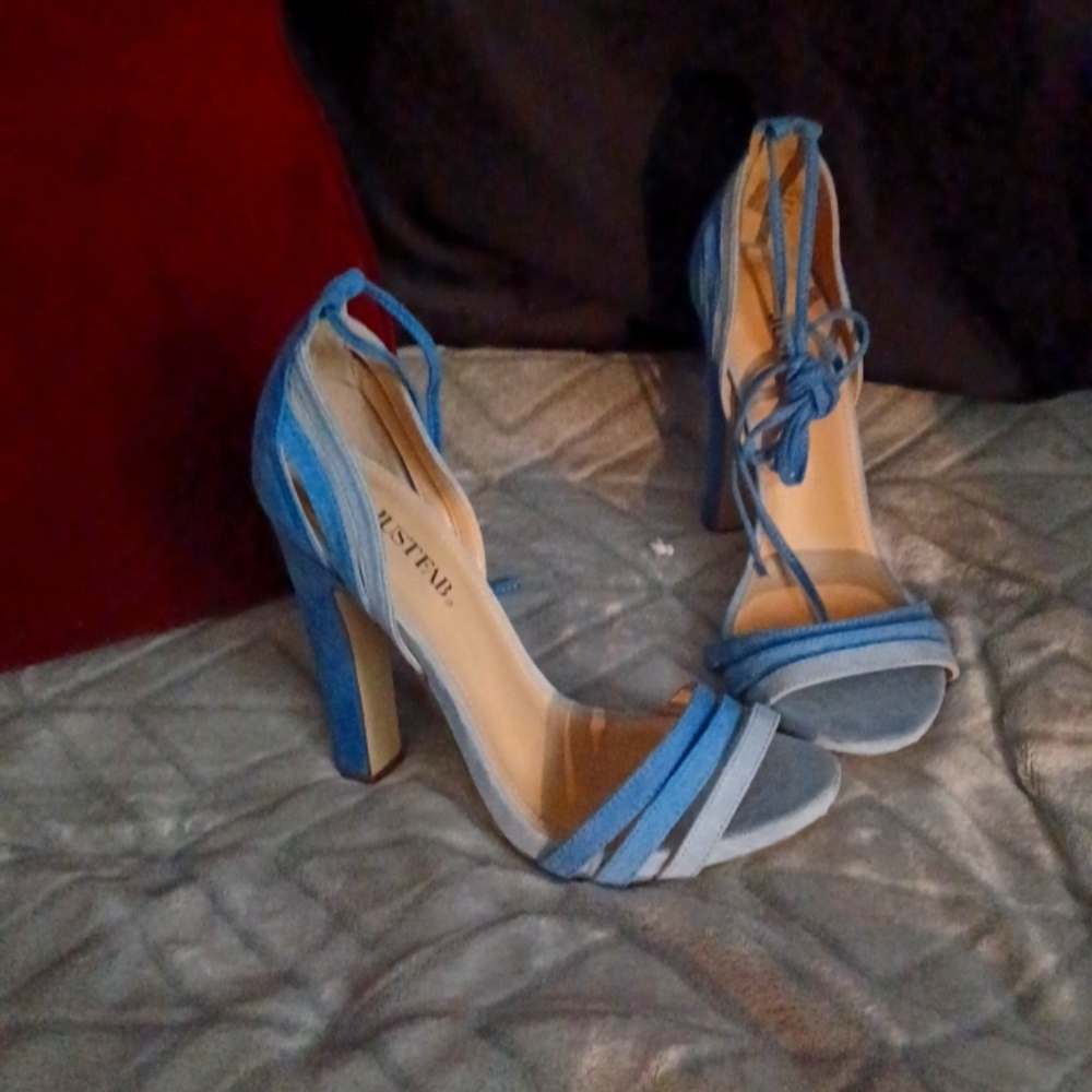 Worn 1 time ankle tie block heeled sandles